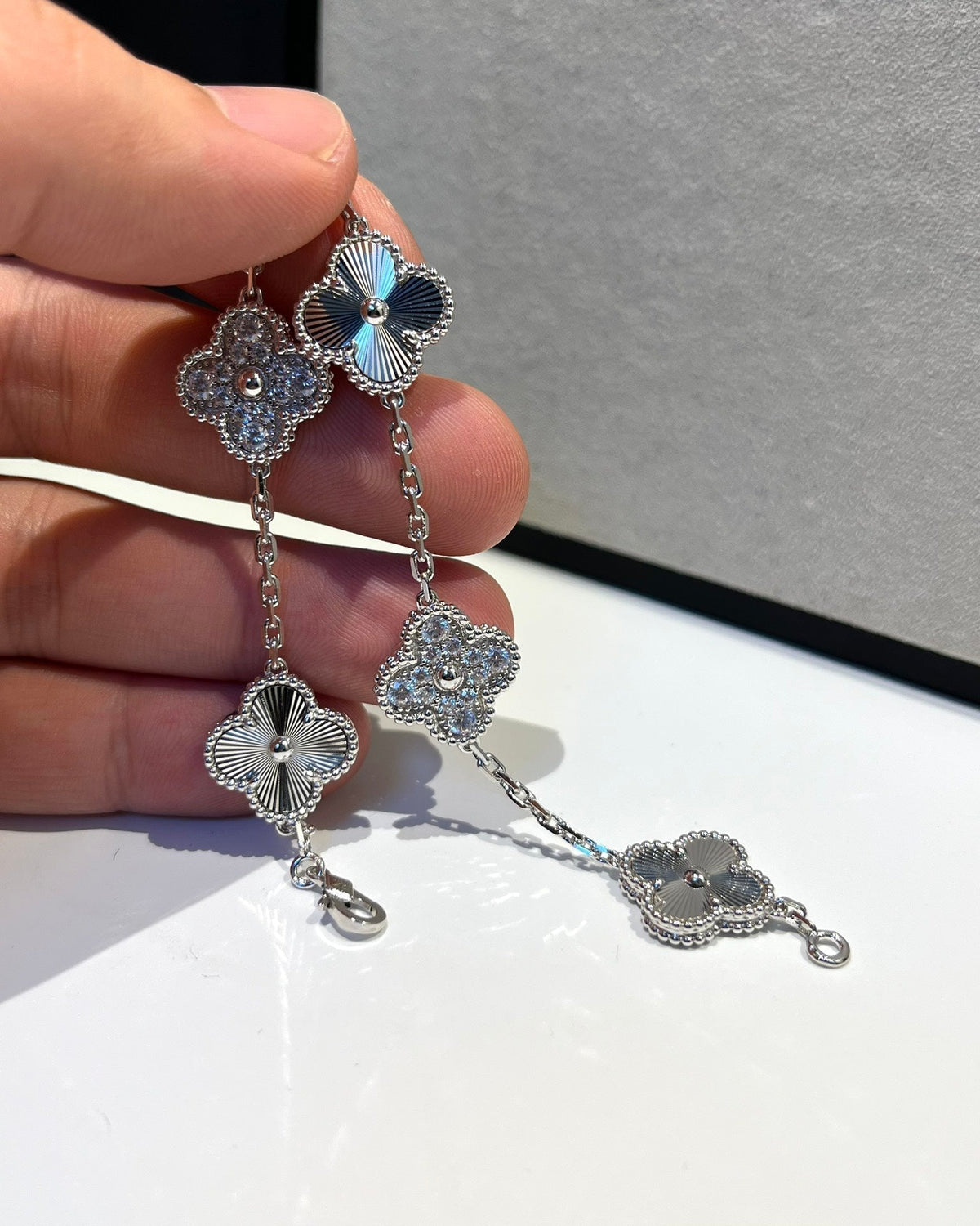 [Elara jewelsry ] CLOVER 5 MOTIF LASER BRACELET COLLECTION