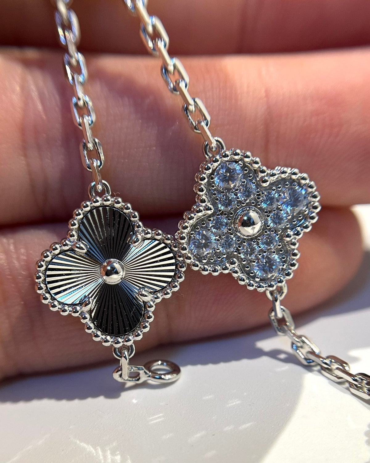 [Elara jewelsry ] CLOVER 5 MOTIF LASER BRACELET COLLECTION