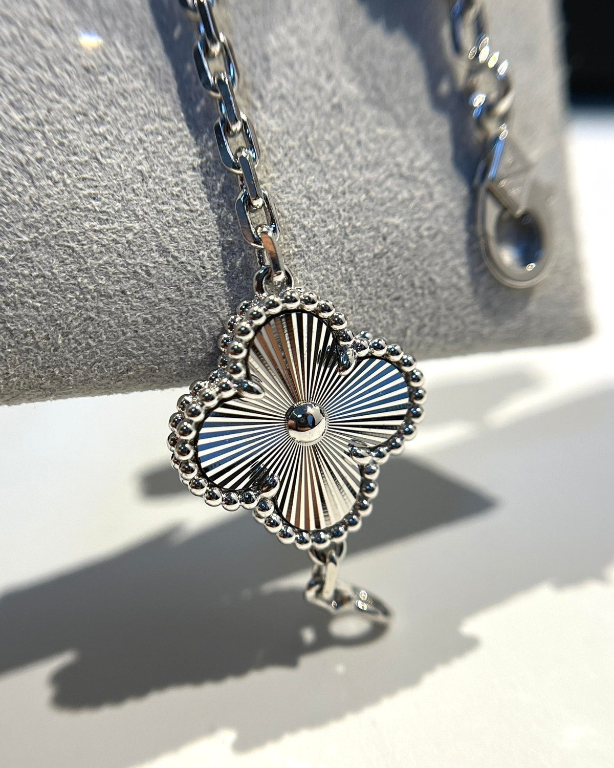 [Elara jewelsry ] CLOVER 5 MOTIF LASER BRACELET COLLECTION