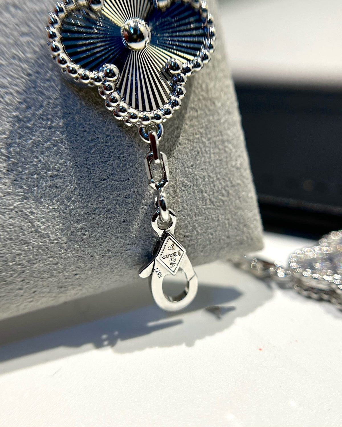 [Elara jewelsry ] CLOVER 5 MOTIF LASER BRACELET COLLECTION
