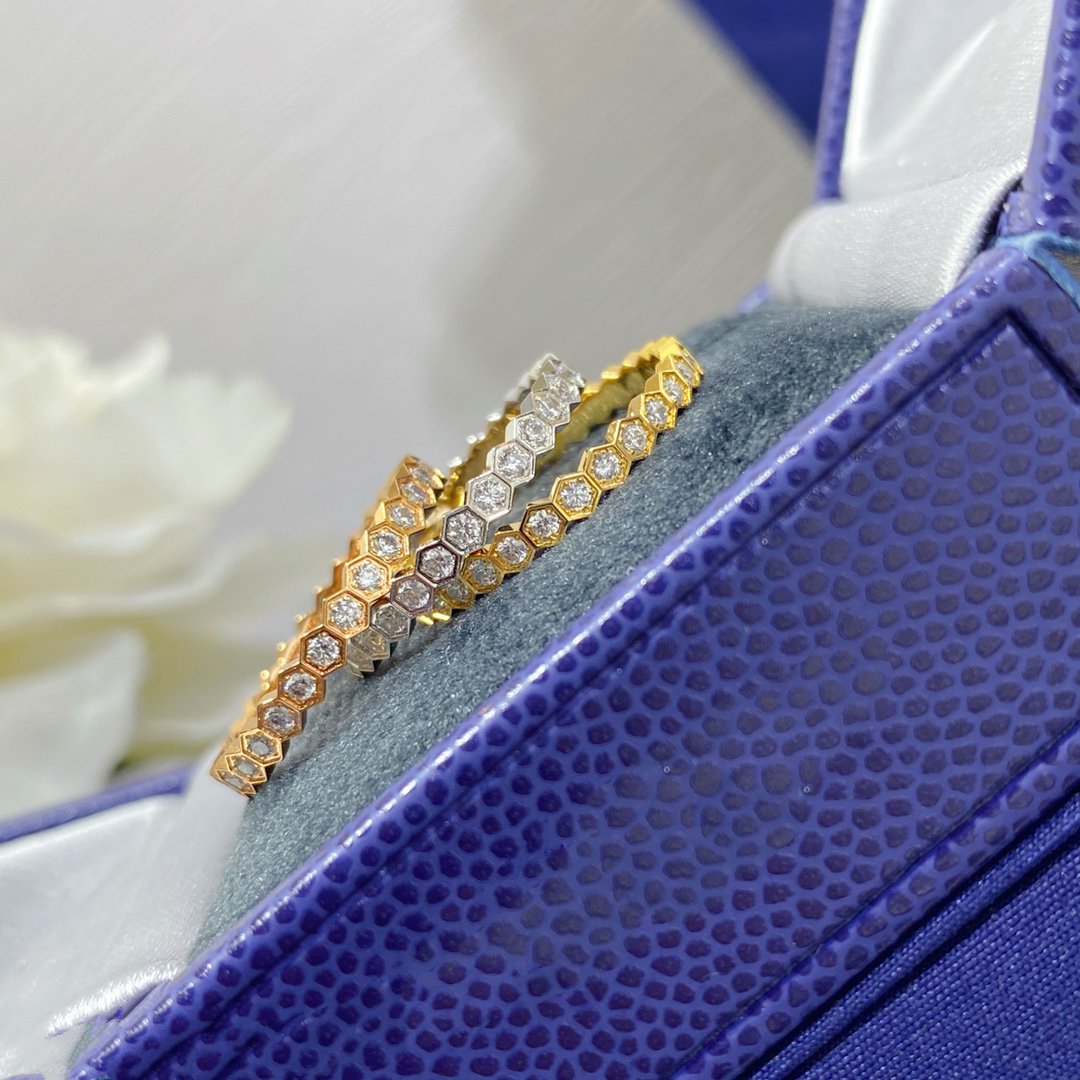 [Elara jewelsry ]BEE LOVE DIAMOND PAVED SMALL RING