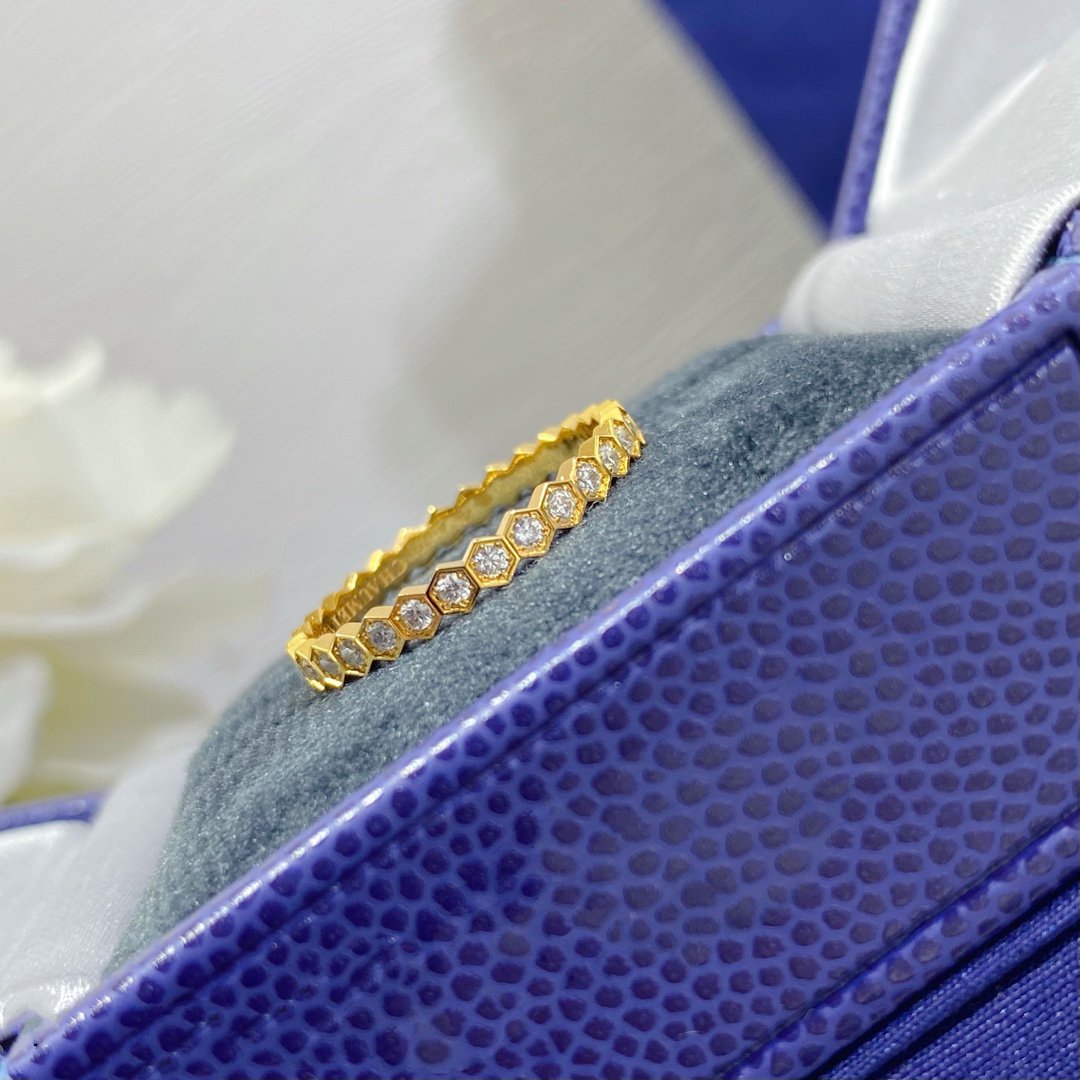 [Elara jewelsry ]BEE LOVE DIAMOND PAVED SMALL RING