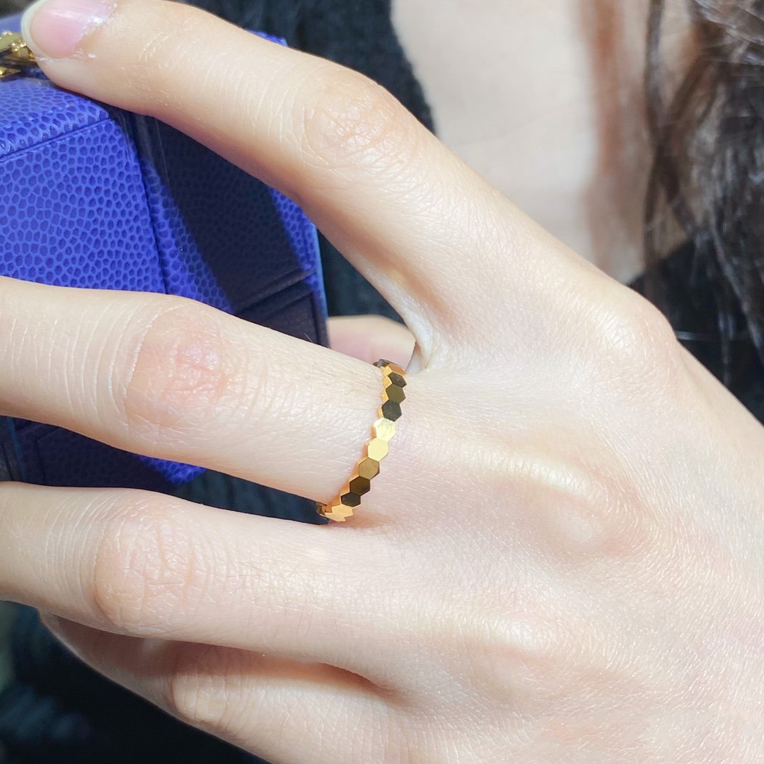 [Elara jewelsry ]BEE LOVE SMALL RING