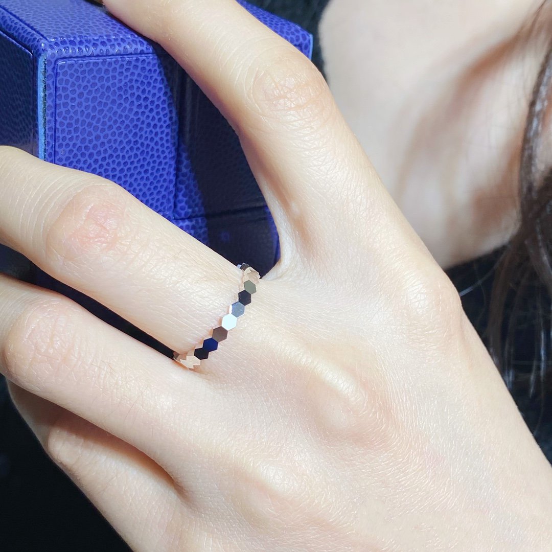 [Elara jewelsry ]BEE LOVE SMALL RING