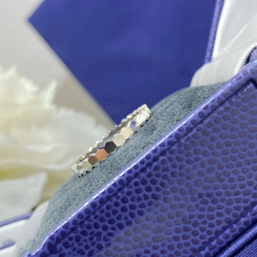 [Elara jewelsry ]BEE LOVE SMALL RING