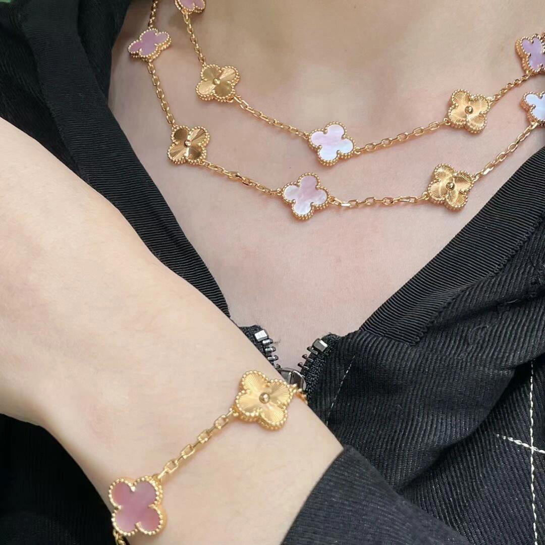 [Elara jewelsry ]CLOVER 20 MOTIFS LASER PINK MOP NECKLACE