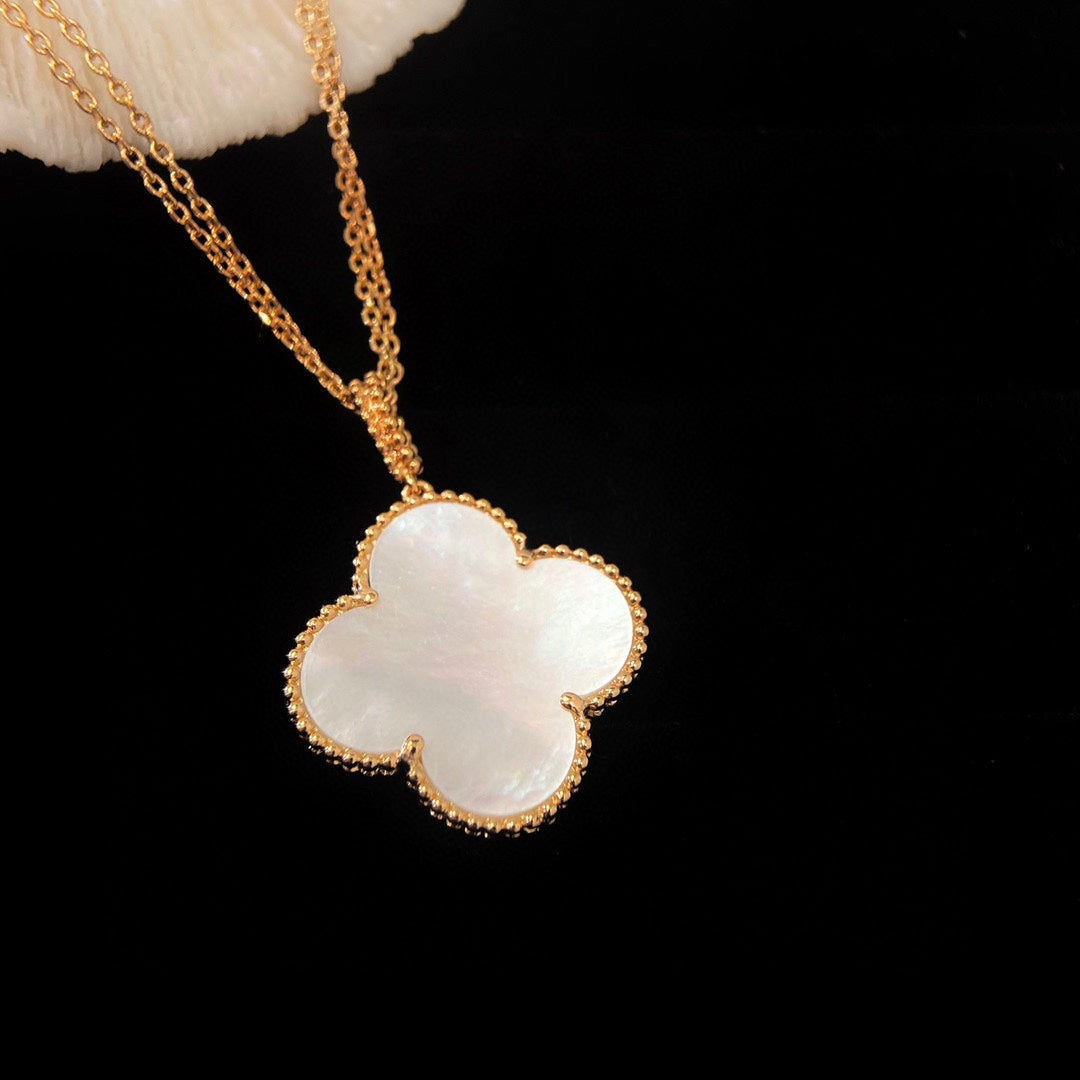 [Elara jewelsry ]CLOVER 25MM MOP LARGE PENDANT NECKLACE
