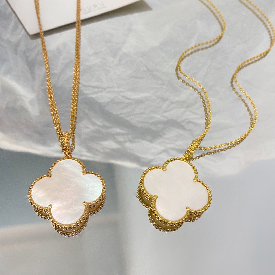[Elara jewelsry ]CLOVER 25MM MOP LARGE PENDANT NECKLACE
