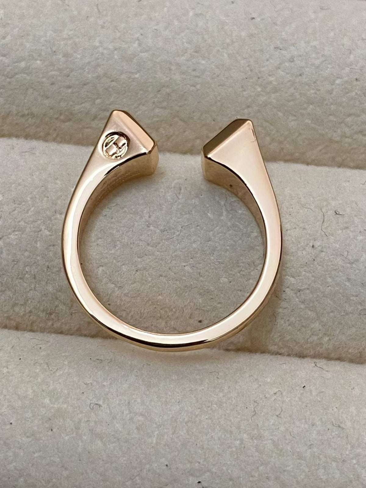 [Elara jewelsry]THE CONE RIVET RING IS OPEN AND ONE SIZE FITS ALL