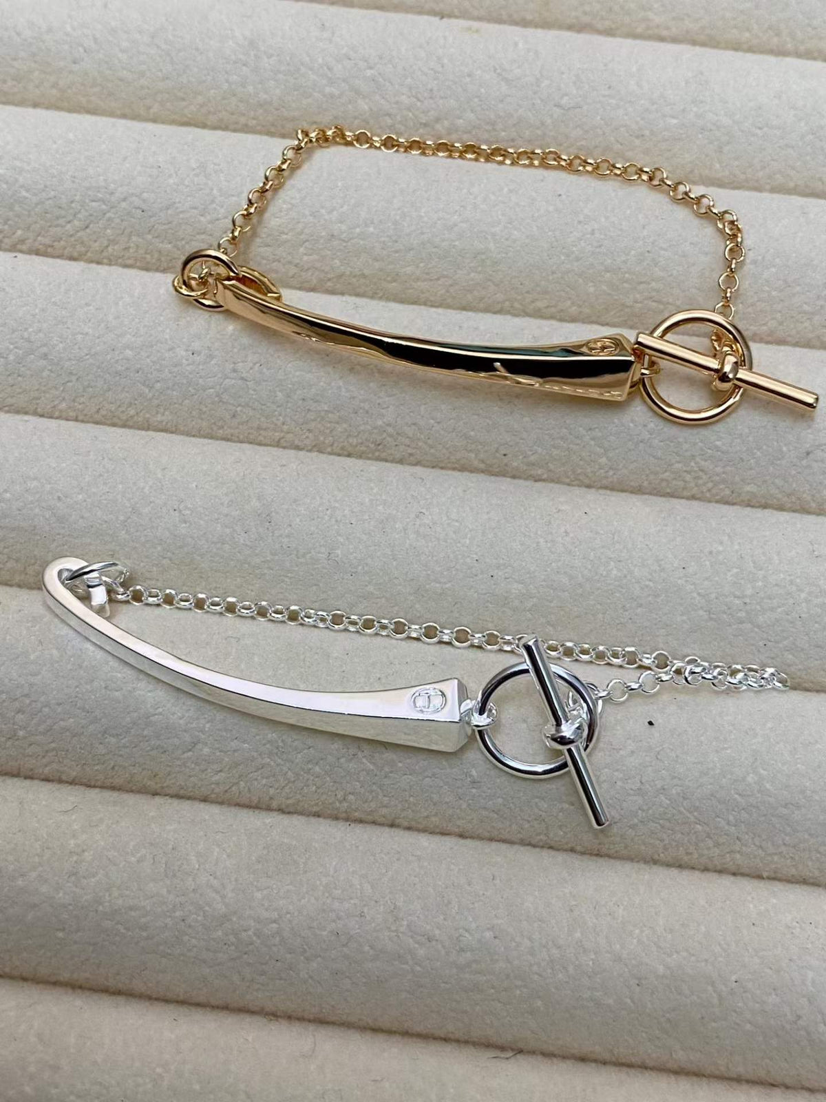 [Elara jewelsry]CLOU DE FORGE BRACELET WITH SQUARE CONE STUDS