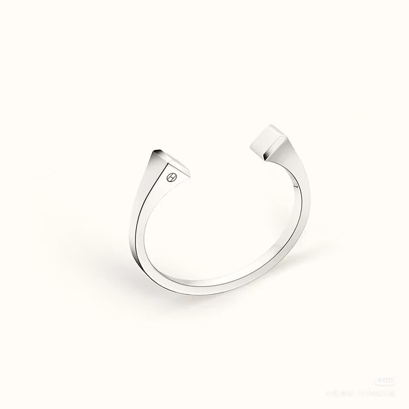 [Elara jewelsry]CLOU DE FORGE SQUARE CONE STUDS OPEN CUFF ONE SIZE