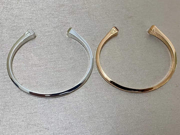 [Elara jewelsry]CLOU DE FORGE SQUARE CONE STUDS OPEN CUFF ONE SIZE