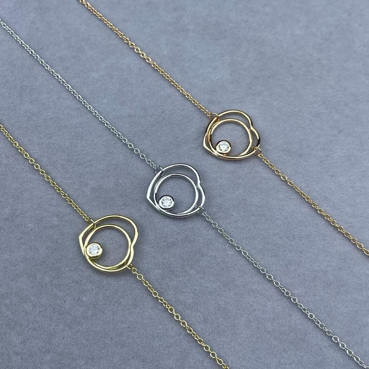 [Elara jewelsry]HOLLOW HEART SINGLE DIAMOND BRACELET