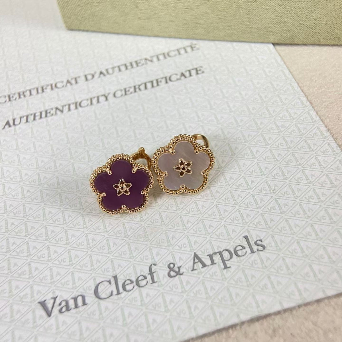[Elara jewelsry]NEW PURPLE PLUM FRAGRANCE PLUM BLOSSOM GOLD EARRINGS