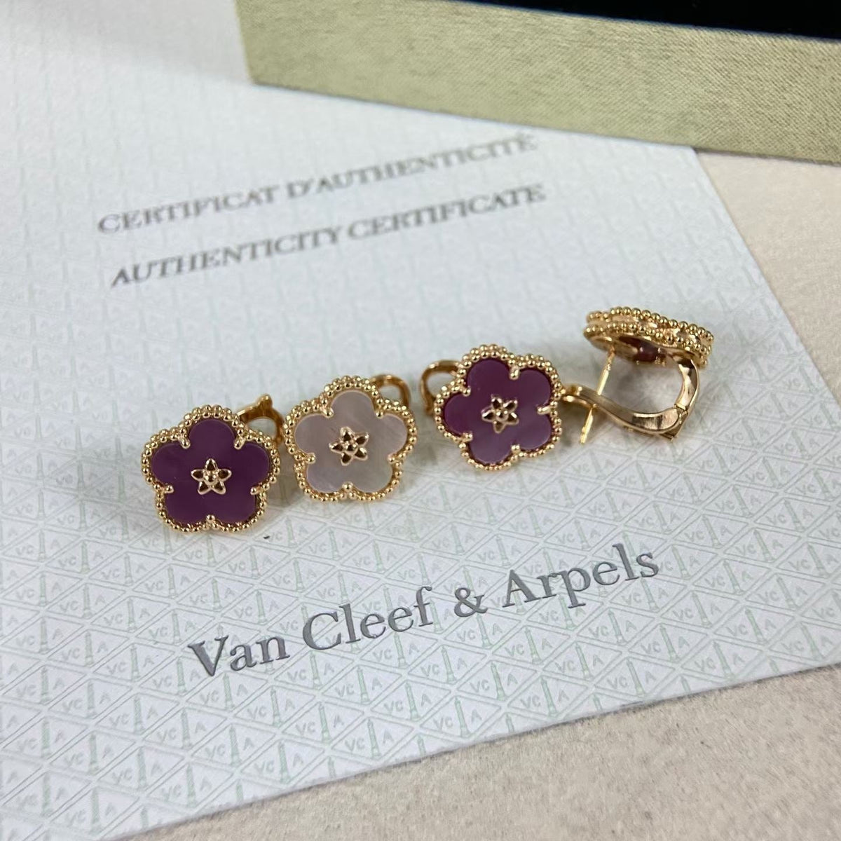 [Elara jewelsry]NEW PURPLE PLUM FRAGRANCE PLUM BLOSSOM GOLD EARRINGS