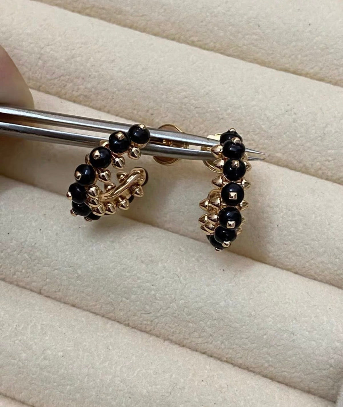[Elara jewelsry]CLASH COLLECTION AGATE CHALCEDONY STUD EARRINGS