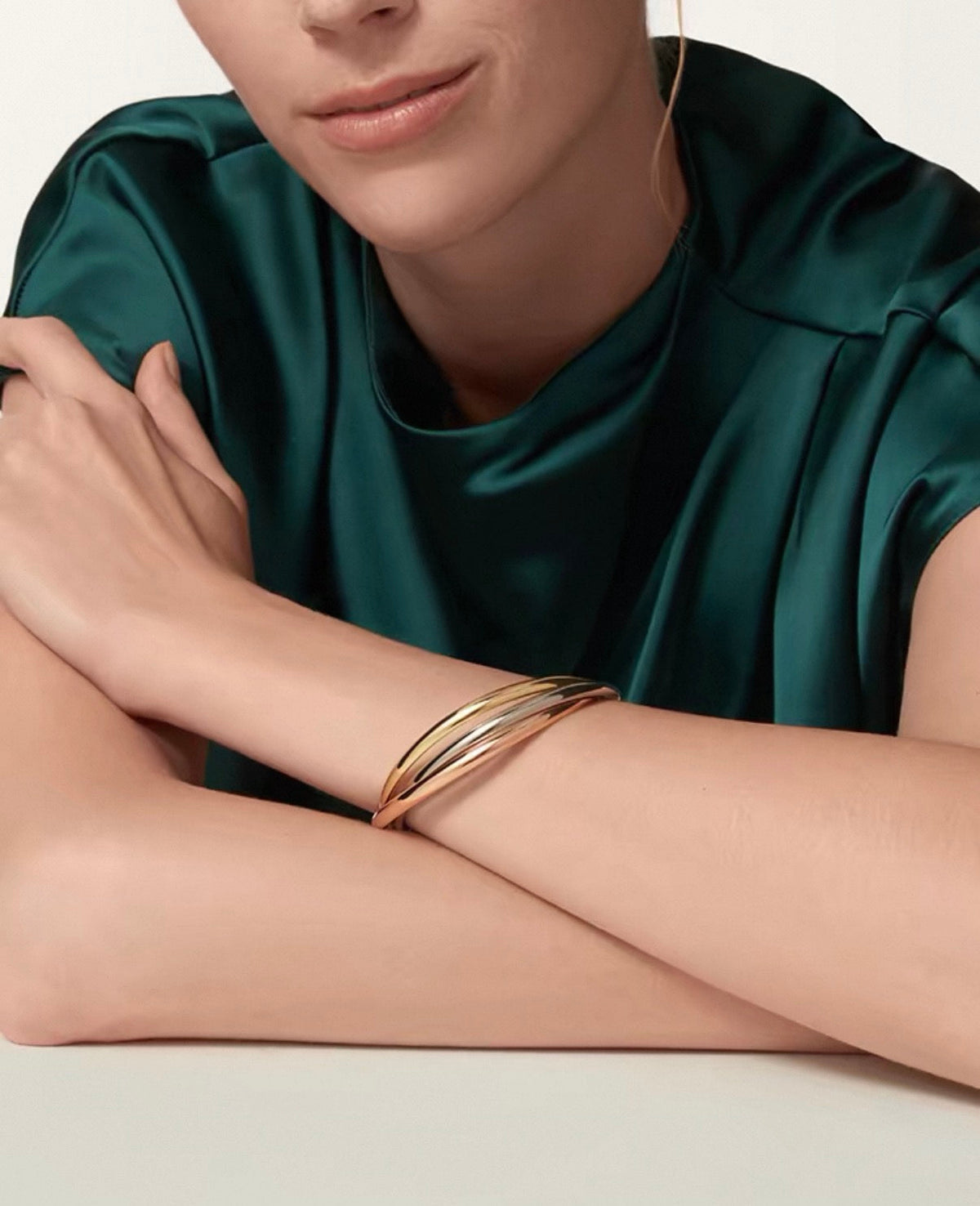 [Elara]TRINITY COLLECTION CLASSIC THREE-COLOUR GOLD TRIPLE BAND BANGLE