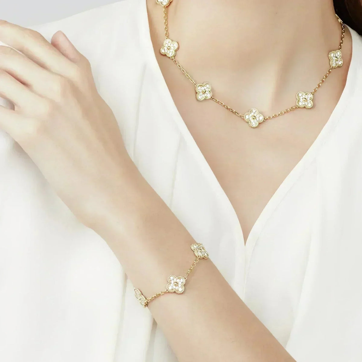 [Elara jewelsry ] CLOVER 5 MOTIF FULL DIAMOND BRACELET COLLECTION