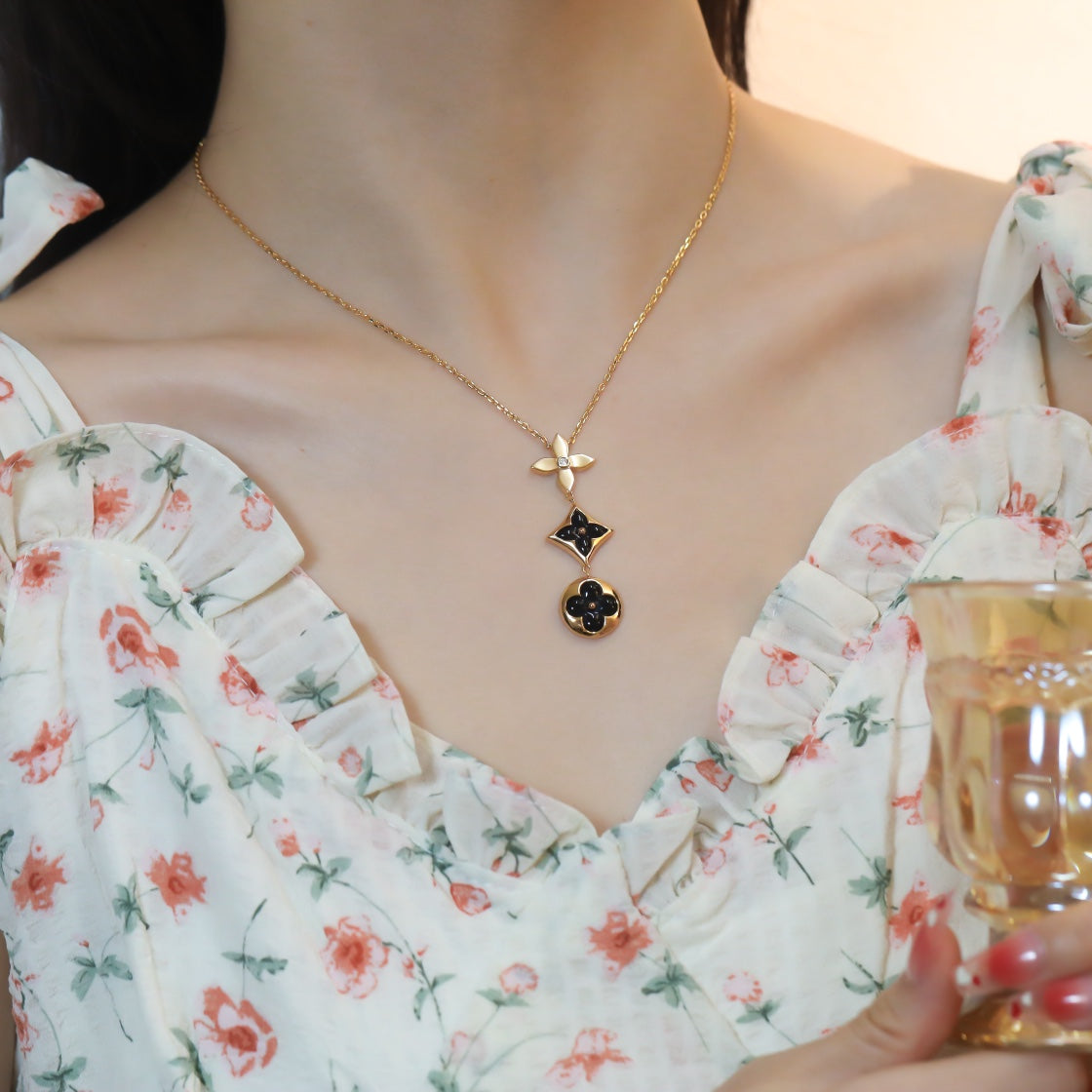 [Elara jewelsry ]STAR AND SUN ONYX PINK GOLD NECKLACE
