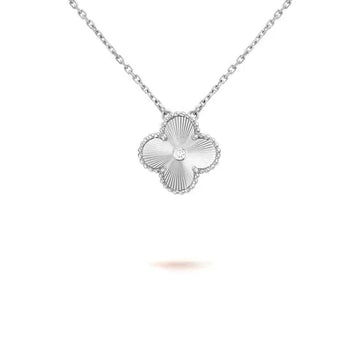 [Elara jewelsry ]CLOVER  15MM DIAMOND LASER NECKLACE SILVER