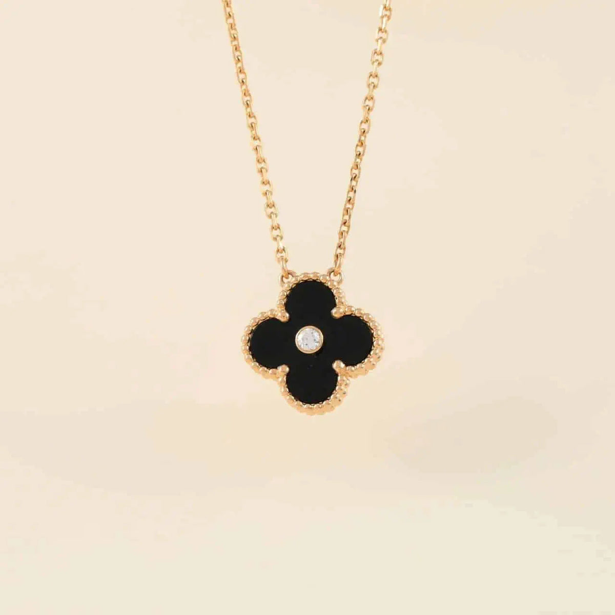[Elara jewelsry ]CLOVER 15MM DIAMOND ONYX NECKLACE