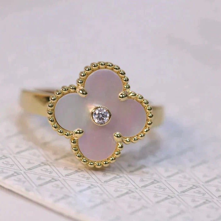 [Elara jewelsry ]CLOVER PINK MOP RING GOLD DIAMOND