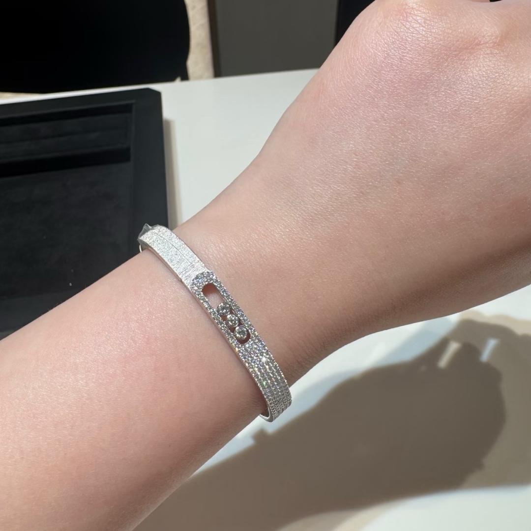 [Elara jewelsry]Move Noa Ciselé half pavé bangle