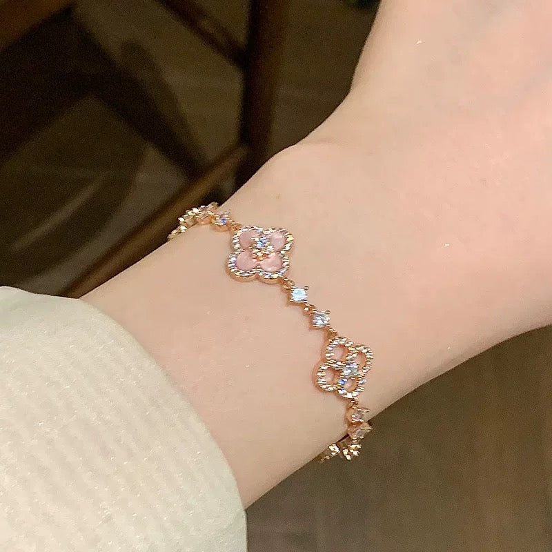 [Elara jewelsry ]CLOVER 5 MOTIF PINK BLUE RED WHITE BRACELET