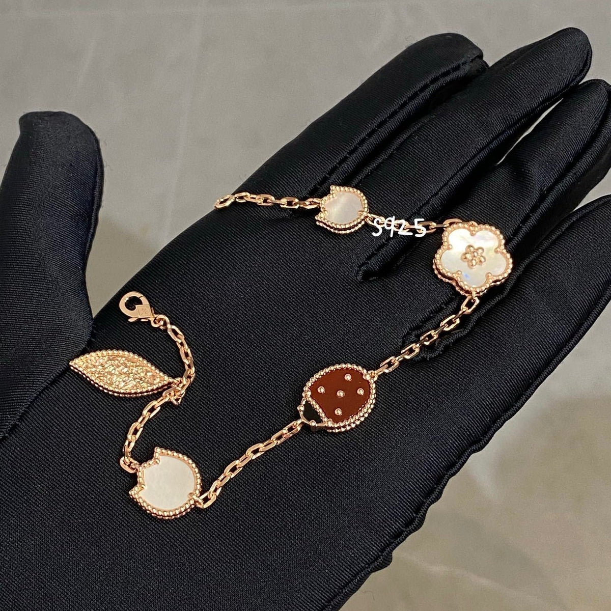 [Elara jewelsry ]LUCKY SPRING 5 MOTIF BRACELET