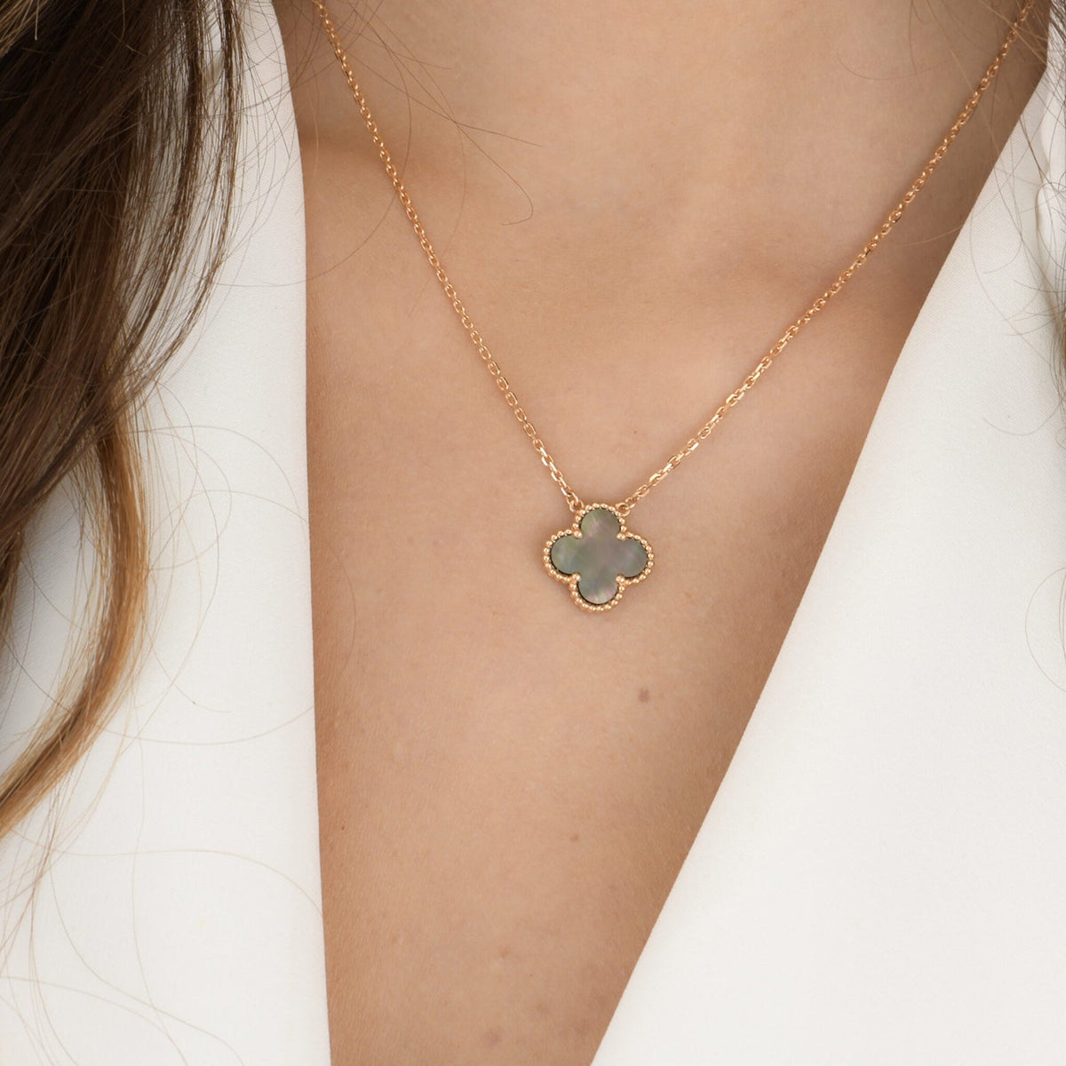 [Elara jewelsry ]CLOVER 15MM  GRAY MOTHER OF PEARL NECKLACE