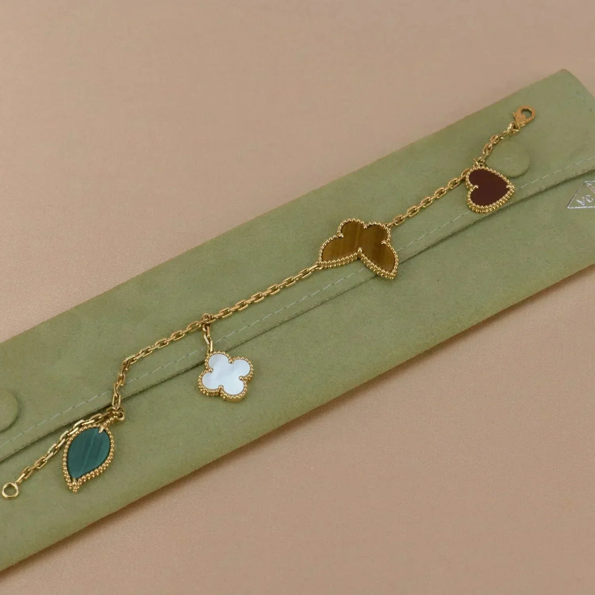 [Elara jewelsry ]LUCKY SPRING 5 MOTIF GOLD BRACELET