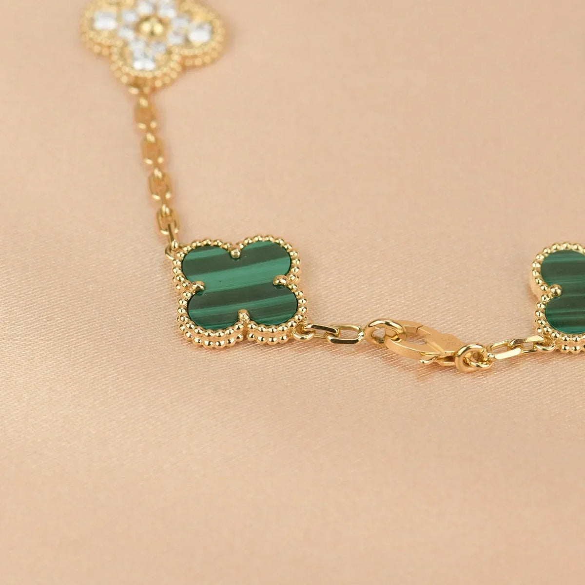 [Elara jewelsry ] CLOVER 5 MOTIF MALACHITE BRACELET COLLECTION