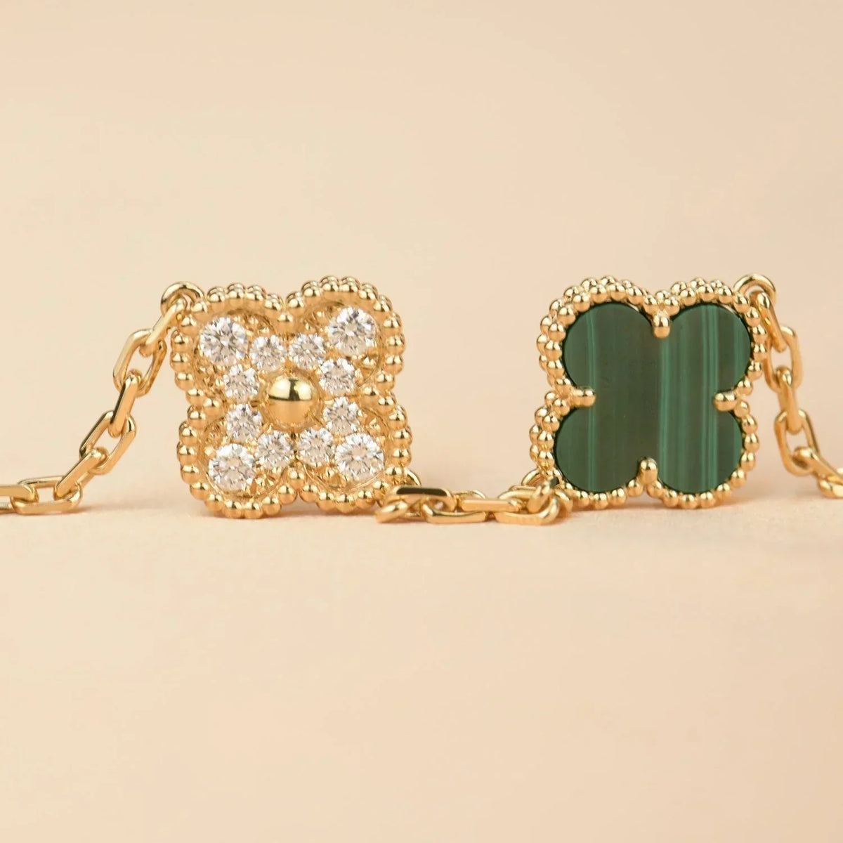 [Elara jewelsry ] CLOVER 5 MOTIF MALACHITE BRACELET COLLECTION