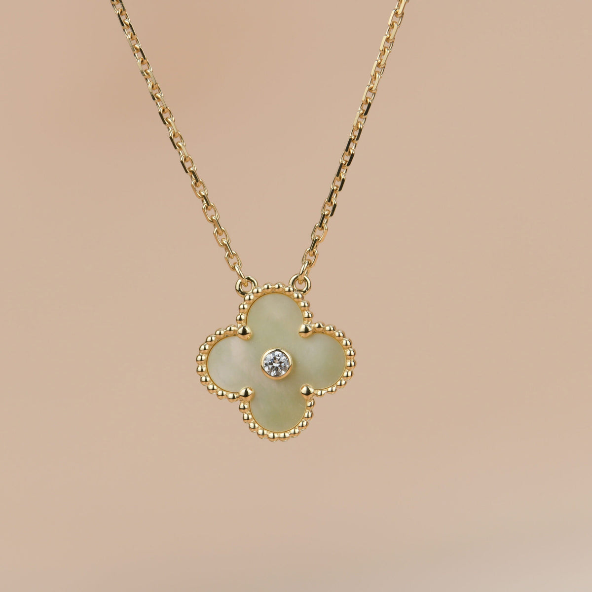 [Elara jewelsry ]CLOVER 15MM DIAMOND GOLD MOTHER OF PEARL NECKLACE