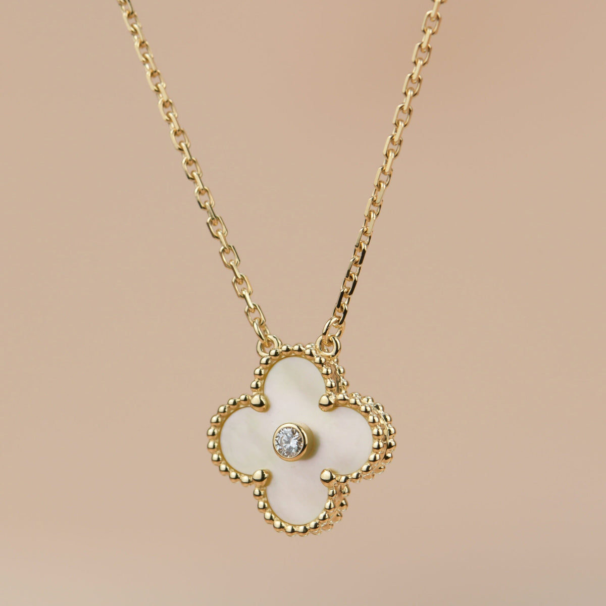 [Elara jewelsry ]CLOVER 15MM DIAMOND GOLD MOTHER OF PEARL NECKLACE