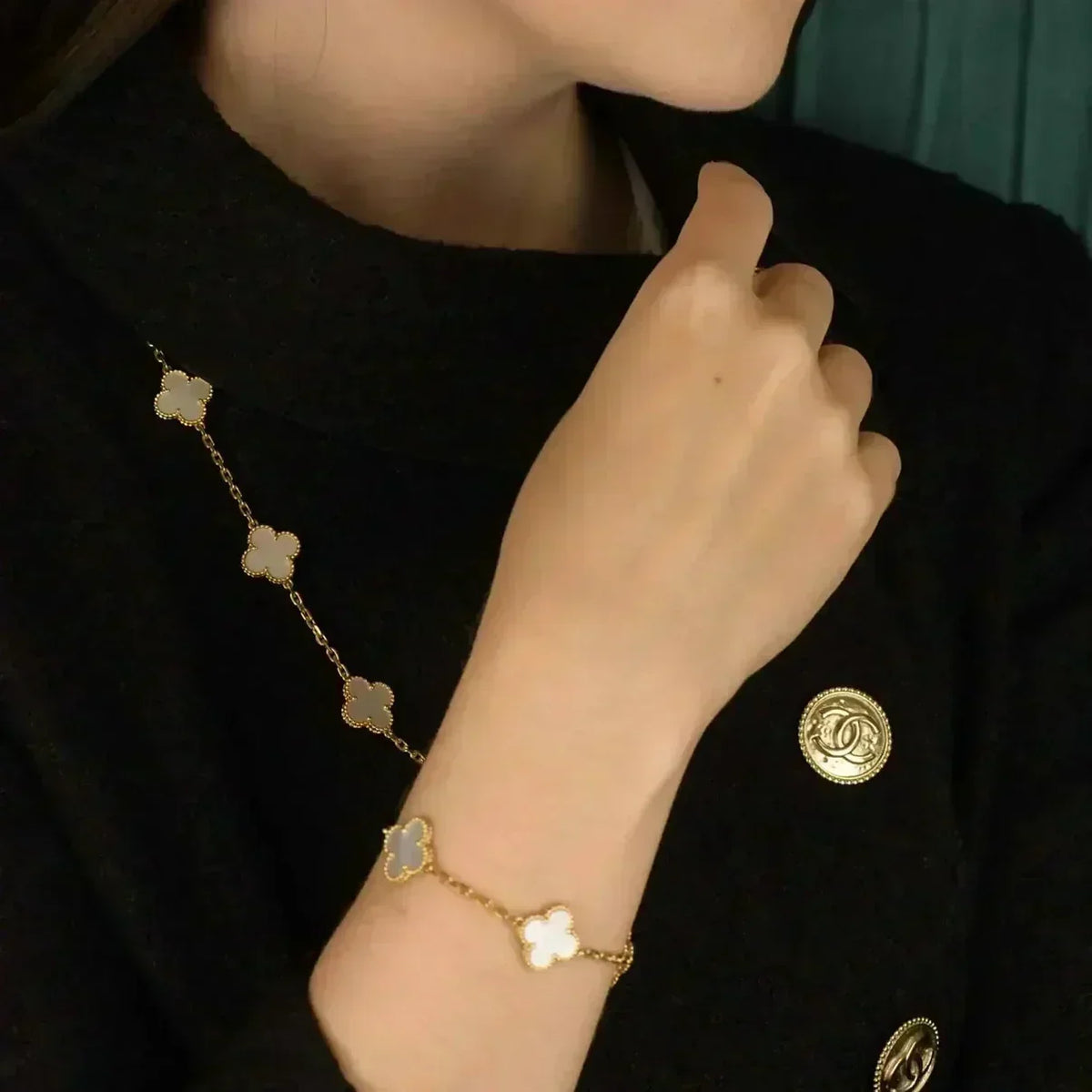 [Elara jewelsry ]CLOVER WHITE PEARL MOP 5 MOTIF BRACELET COLLECTION