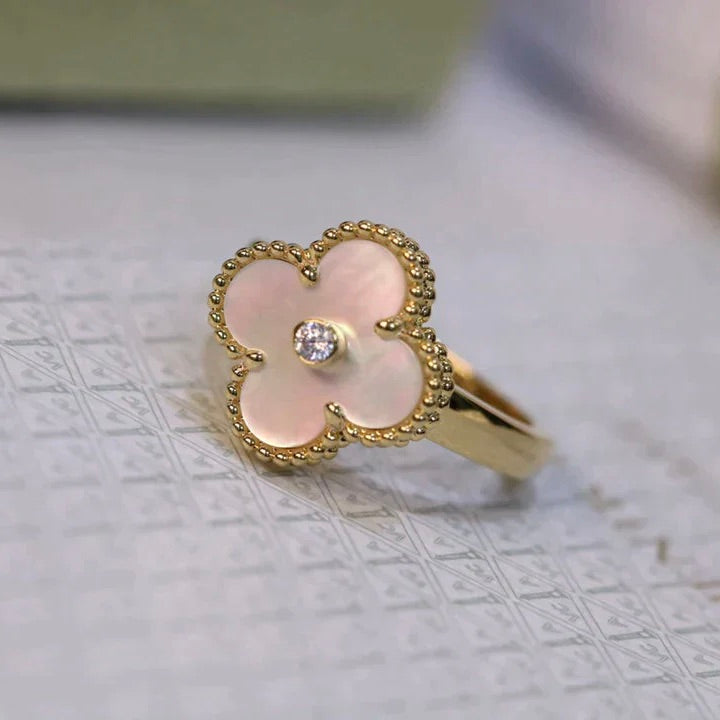 [Elara jewelsry ]CLOVER PINK MOP RING GOLD DIAMOND