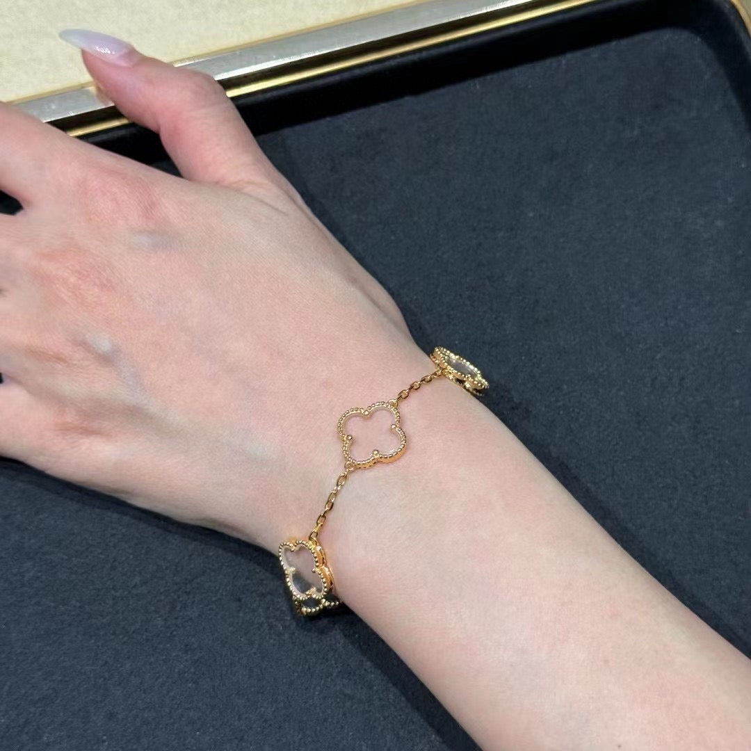 [Elara jewelsry ]CLOVER 5 MOTIF ROCK CRYSTAL BRACELET