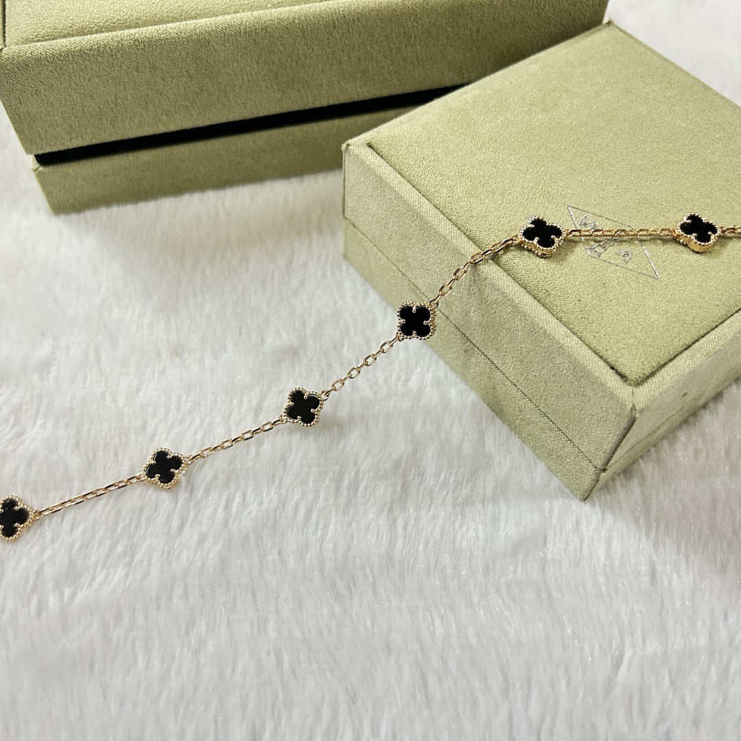 [Elara jewelsry ]CLOVER 6 MOTIF  ONYXS BRACELET