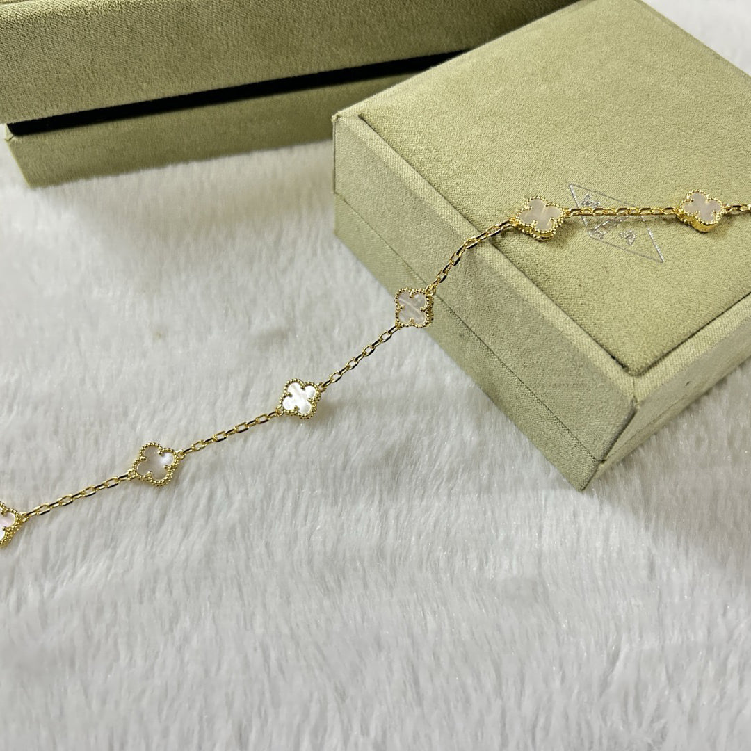 [Elara jewelsry ]CLOVER 6 MOTIF WHITE MOP BRACELET