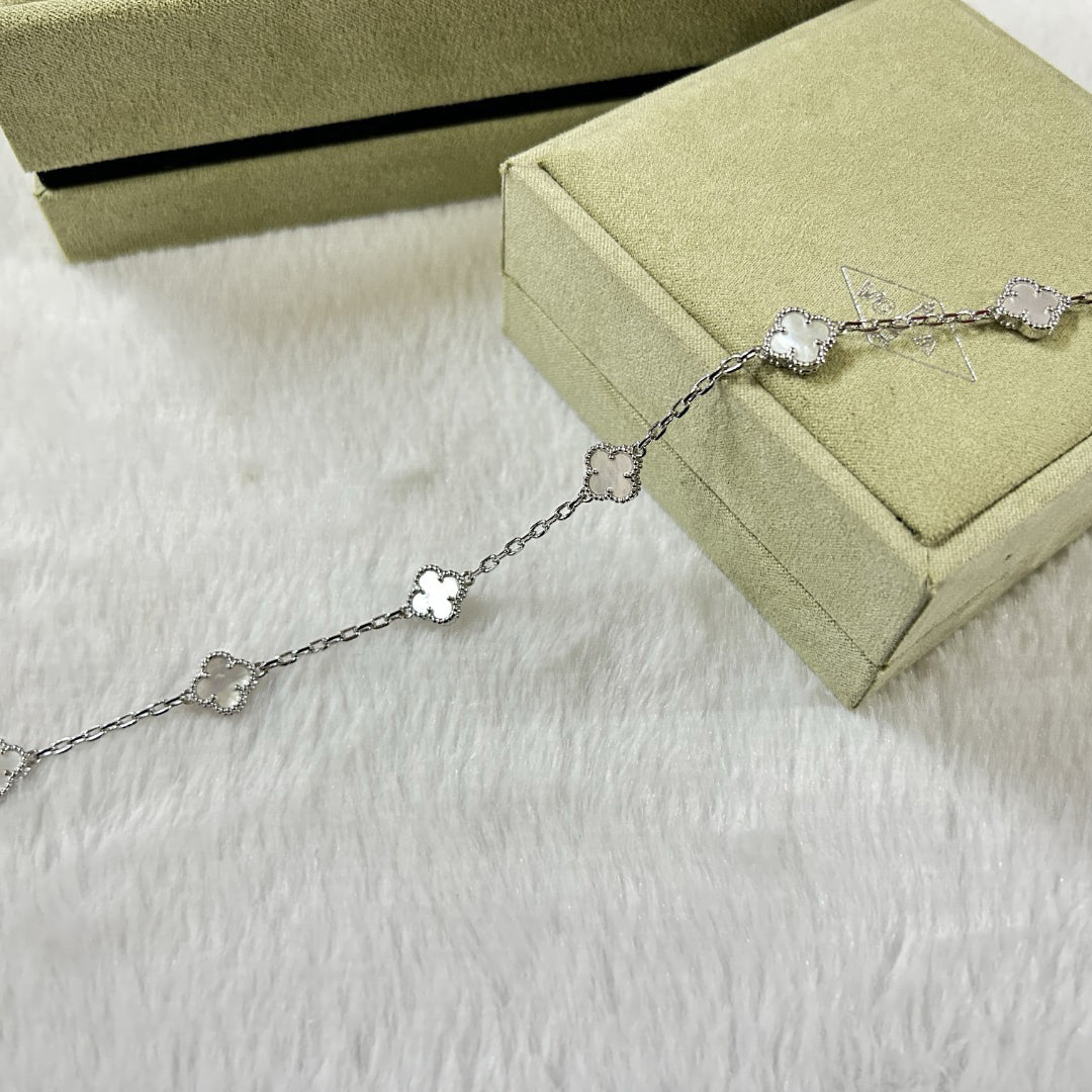 [Elara jewelsry ]CLOVER 6 MOTIF WHITE MOP BRACELET