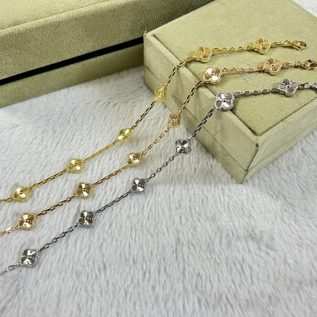 [Elara jewelsry ]CLOVER 6 MOTIF DIAMOND BRACELET