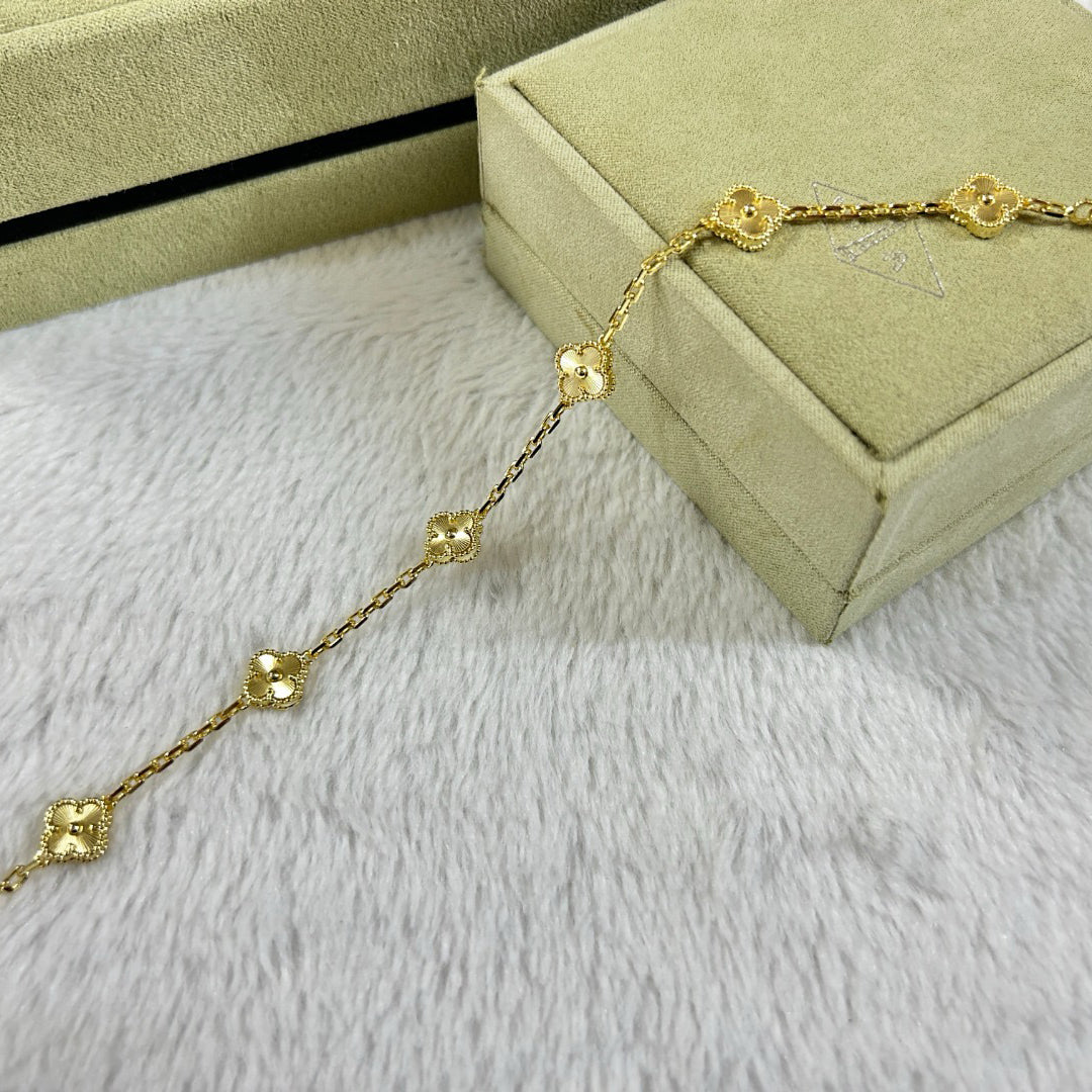 [Elara jewelsry ]CLOVER 6 MOTIF DIAMOND BRACELET