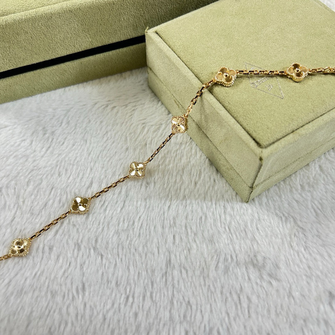 [Elara jewelsry ]CLOVER 6 MOTIF DIAMOND BRACELET