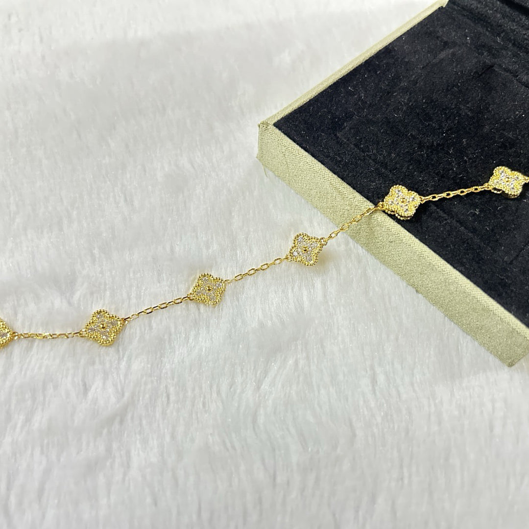 [Elara jewelsry ]CLOVER 6 MOTIF DIAMOND BRACELET