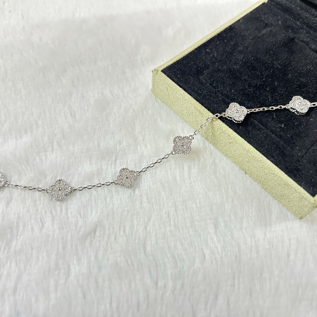 [Elara jewelsry ]CLOVER 6 MOTIF DIAMOND BRACELET