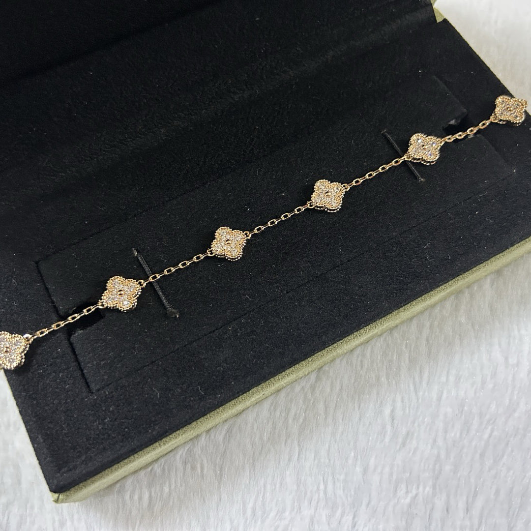 [Elara jewelsry ]CLOVER 6 MOTIF DIAMOND BRACELET