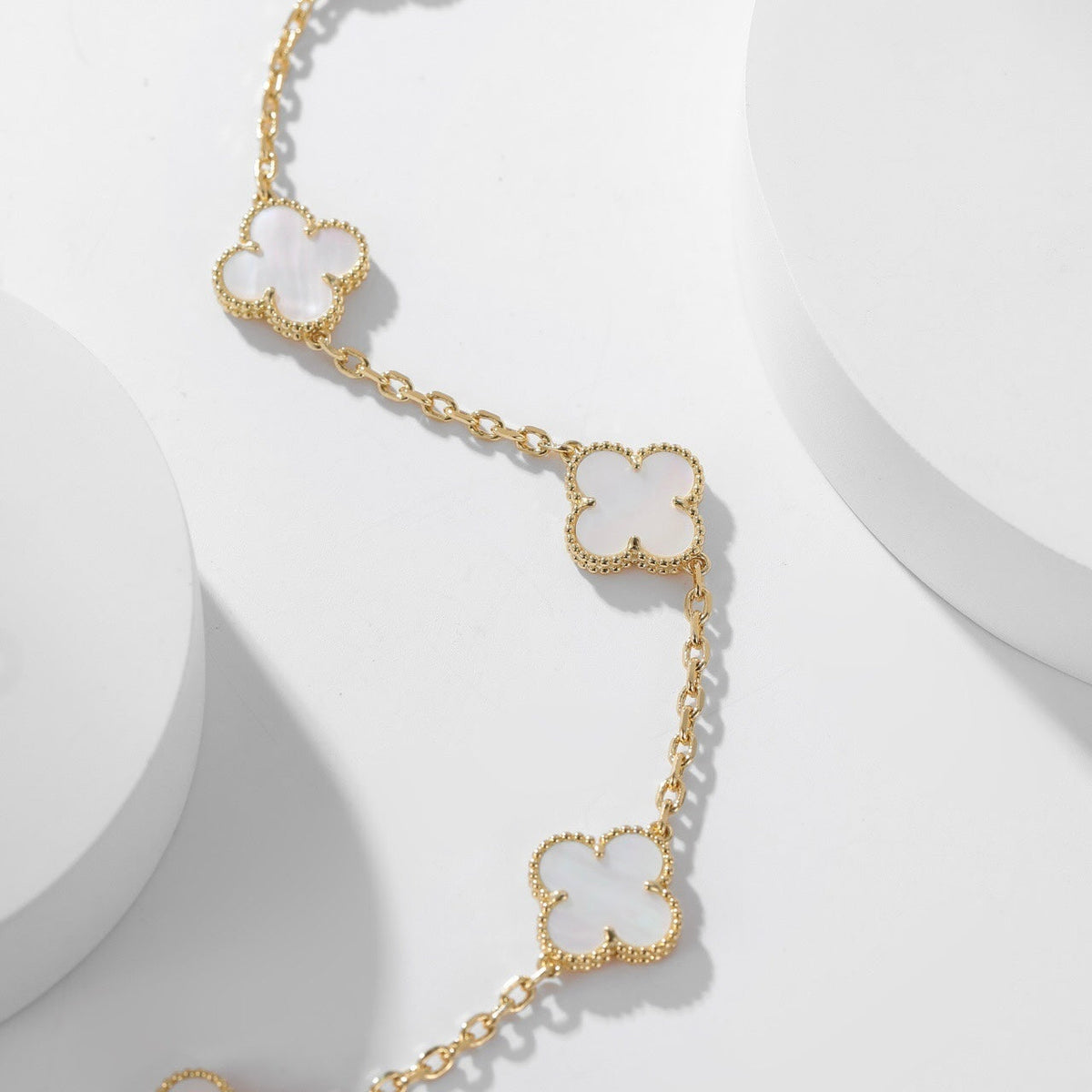 [Elara jewelsry ]CLOVER 10 MOTIFS WHITE MOTHER OF PEARL NECKLACE
