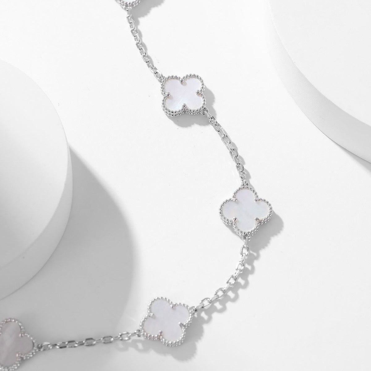 [Elara jewelsry ]CLOVER 10 MOTIFS WHITE MOTHER OF PEARL NECKLACE