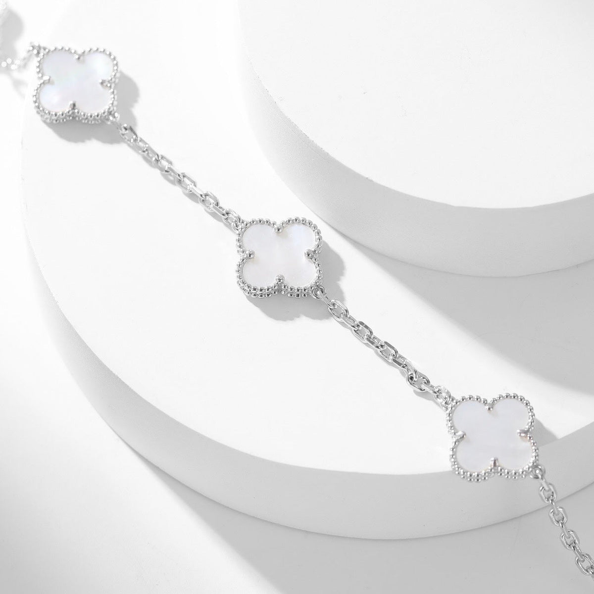 [Elara jewelsry ]CLOVER 10 MOTIFS WHITE MOTHER OF PEARL NECKLACE